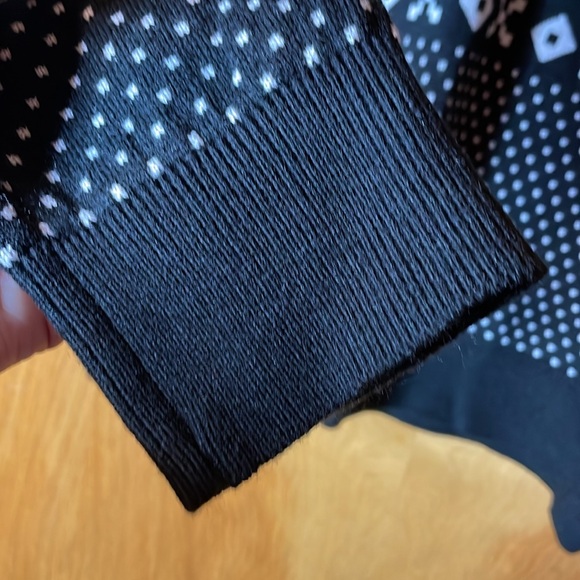 Snowflake Holiday V-Neck Sweater - Picture 3 of 5